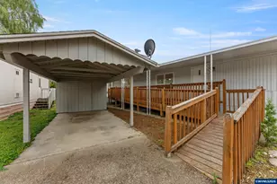 570 N 10th Av, Cornelius, OR 97113 - Photo 3