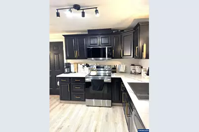 783 SW Sheila St, Dallas, OR 97338 - Photo 9