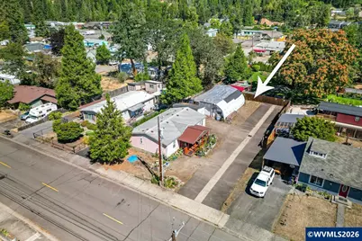 47507 School St, Oakridge, OR 97463 - Photo 5