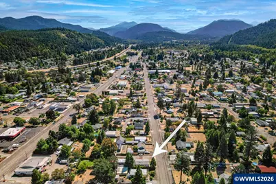 47507 School St, Oakridge, OR 97463 - Photo 7