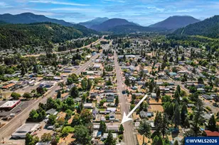 47507 School St, Oakridge, OR 97463 - Photo 7