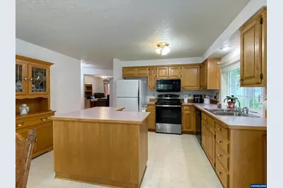 15925 Oakridge Ln NE, Silverton, OR 97381 - Photo 23