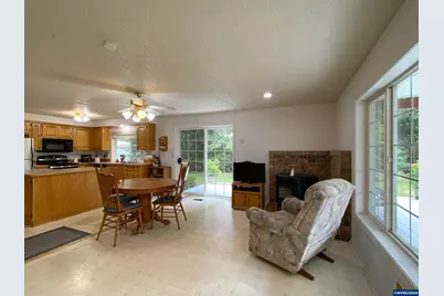 15925 Oakridge Ln NE, Silverton, OR 97381 - Photo 17