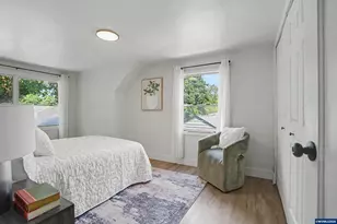 988 SE Miller Ave, Dallas, OR 97338 - Photo 17