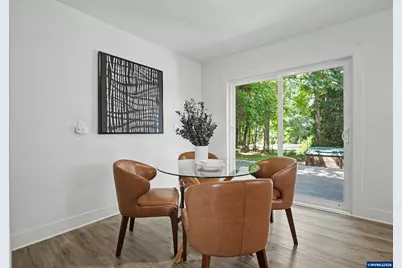988 SE Miller Av, Dallas, OR 97338 - Photo 9