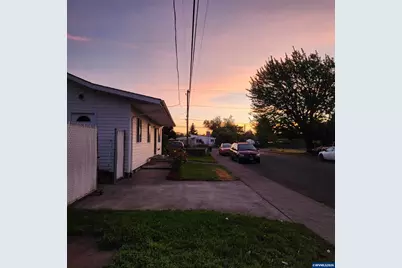 730 Burton St, Harrisburg, OR 97446 - Photo 3