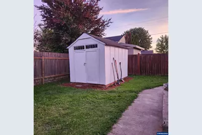 730 Burton St, Harrisburg, OR 97446 - Photo 35