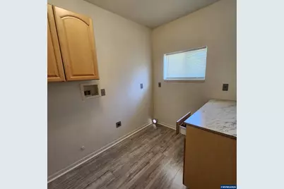730 Burton St, Harrisburg, OR 97446 - Photo 17