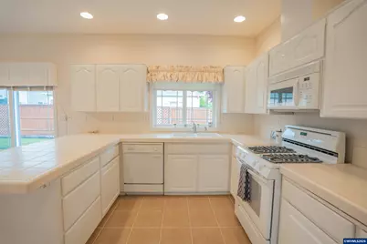 489 Zion Dr S, Monmouth, OR 97361 - Photo 7