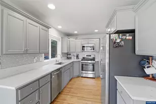 2925 Doaks Ferry Rd NW, Salem, OR 97304 - Photo 17