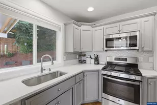 2925 Doaks Ferry Rd NW, Salem, OR 97304 - Photo 19