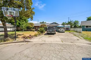 3827 Pine St SE, Albany, OR 97322 - Photo 1
