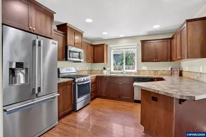 511 Paradise St, Woodburn, OR 97071 - Photo 7