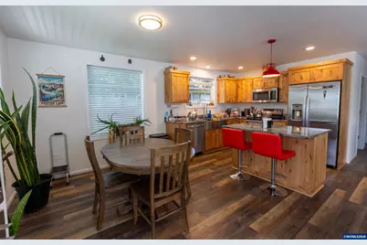 233 S 15th St, Philomath, OR 97370 - Photo 17