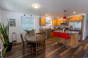 233 S 15th St, Philomath, OR 97370 - Photo 17