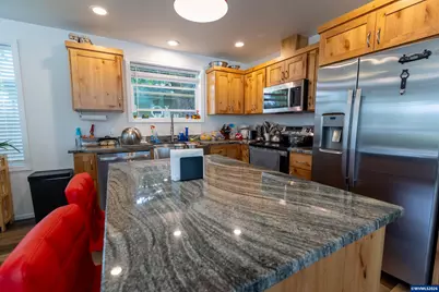 233 S 15th St, Philomath, OR 97370 - Photo 27