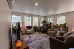 233 S 15th St, Philomath, OR 97370 - Photo 13
