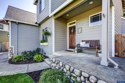 207 Sweden Cir, Silverton, OR 97381 - Photo 3