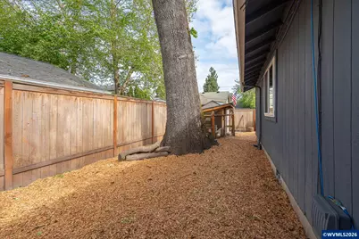 209 E North St, Newberg, OR 97132 - Photo 23