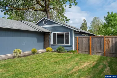 209 E North St, Newberg, OR 97132 - Photo 3