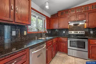 209 E North St, Newberg, OR 97132 - Photo 7