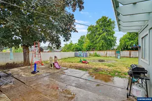 243 NW Sunny Dr, Dallas, OR 97338 - Photo 19