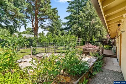 983 NW Cypress Av, Corvallis, OR 97330 - Photo 33