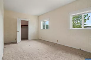11874 Hazelgreen Rd NE, Silverton, OR 97381 - Photo 15
