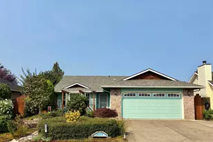 4255 Great Plains Dr NE, Salem, OR 97305 - Photo 7