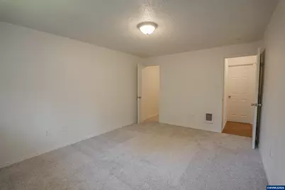 951 Dogwood St, Sweet Home, OR 97386 - Photo 33