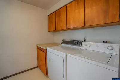 951 Dogwood St, Sweet Home, OR 97386 - Photo 23