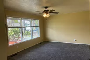 830 S 7th St, Cottage Grove, OR 97424 - Photo 11