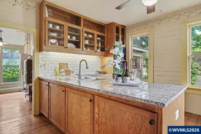 404 SW 6th St, Corvallis, OR 97333 - Photo 15
