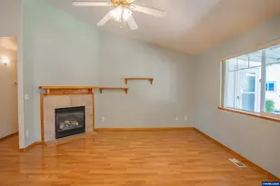 434 Water's Edge Ct, Lebanon, OR 97355 - Photo 5