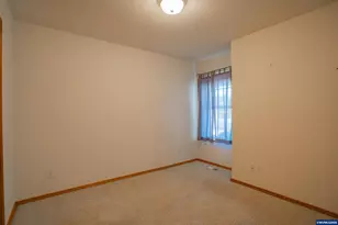 434 Water's Edge Ct, Lebanon, OR 97355 - Photo 25