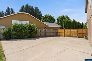 827 Millstream Pl NE, Albany, OR 97322 - Photo 5