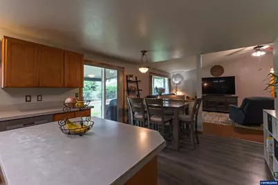 3002 S 7th Pl, Lebanon, OR 97355 - Photo 9