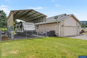 762 3rd St, Lyons, OR 97358 - Photo 3