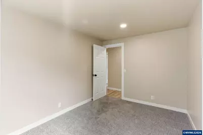 1015 Cunningham Ln S, Salem, OR 97302 - Photo 31