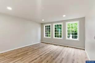 1015 Cunningham Ln S, Salem, OR 97302 - Photo 11