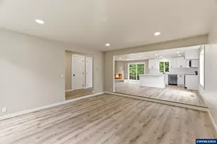 1015 Cunningham Ln S, Salem, OR 97302 - Photo 7
