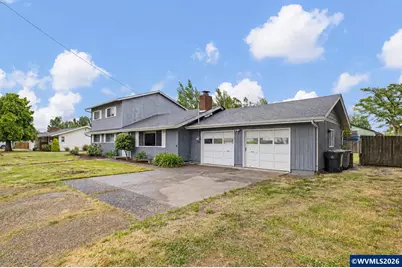 430 N 6th St, Harrisburg, OR 97446 - Photo 3