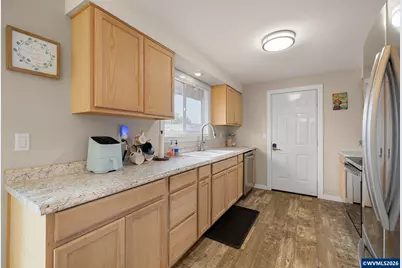 430 N 6th St, Harrisburg, OR 97446 - Photo 13