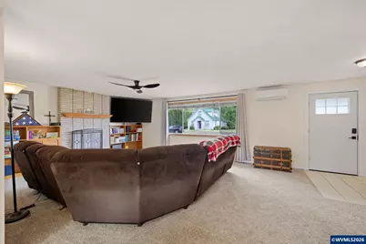 430 N 6th St, Harrisburg, OR 97446 - Photo 7