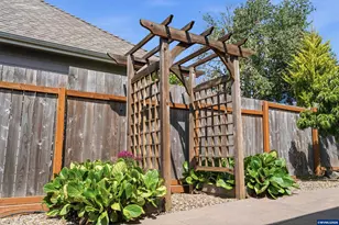 3221 NW Huckleberry Pl, Corvallis, OR 97330 - Photo 37