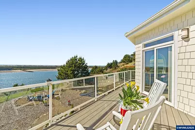 58 Shoreline Dr, Florence, OR 97439 - Photo 17