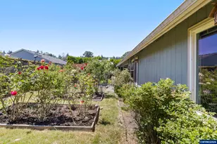 1942 Waymire St NW, Salem, OR 97304 - Photo 45