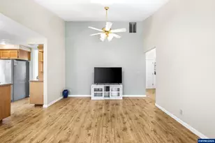 1942 Waymire St NW, Salem, OR 97304 - Photo 17