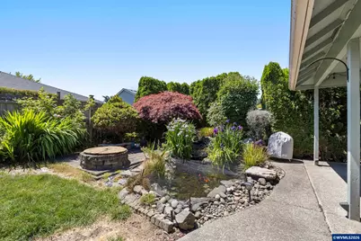 1942 Waymire St NW, Salem, OR 97304 - Photo 41