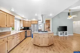 1942 Waymire St NW, Salem, OR 97304 - Photo 19